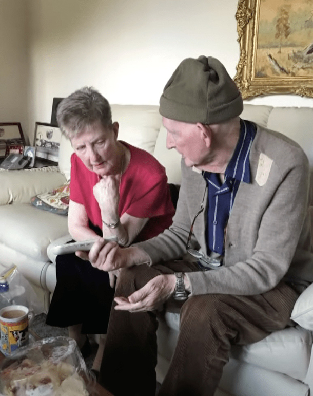 Siblings who were separated after their parents’ deaths are reunited after 80 years – “No one’s taking you from me again” - picture 3