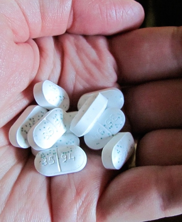 Silly thief believes he’s stealing medication – turns out that they were actually laxatives - picture 3