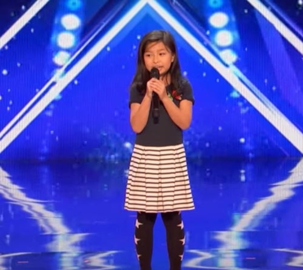 Simon Rolls His Eyes When She Says She'll Sing Celine Hit, Within Seconds She Forces Everyone To Their Feet - picture 2