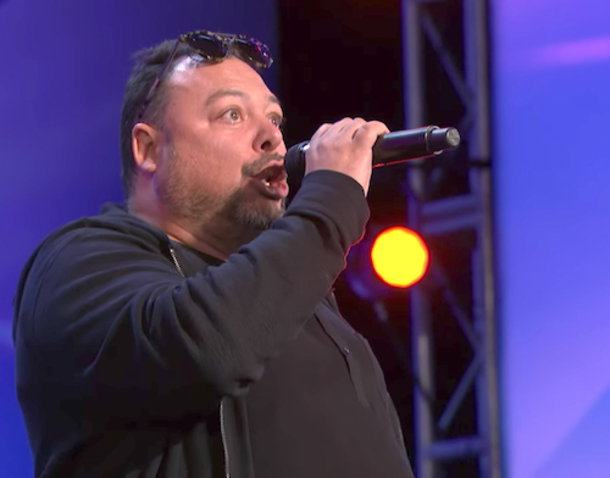 Simon's Hesitant As Cab Driver Steps On Stage, His Song Selection Forces Everyone To Their Feet - picture 2