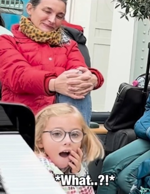 Singer Stops Violinists, Jumps In For Incredible Cover Of This Adele Classic. - picture 3