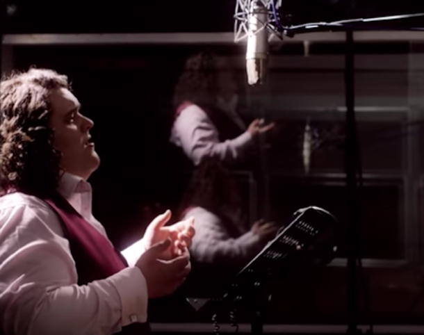 Singer Walks To Mic With Breathtaking Rendition Of "Hallelujah" So Beautiful It's Leaving Everyone With Goosebumps - picture 2