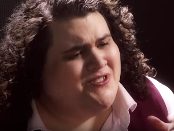 Singer Walks To Mic With Breathtaking Rendition Of "Hallelujah" So Beautiful It's Leaving Everyone With Goosebumps - picture 3