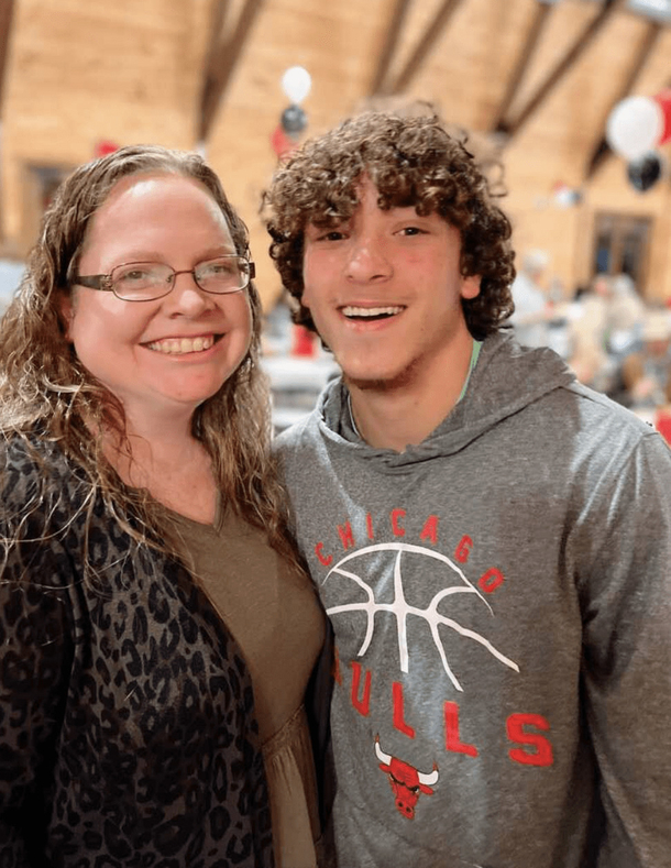 Single mom fosters 13 kids and adopts teen boy after getting divorce – “I tuck him in every night” - picture 2