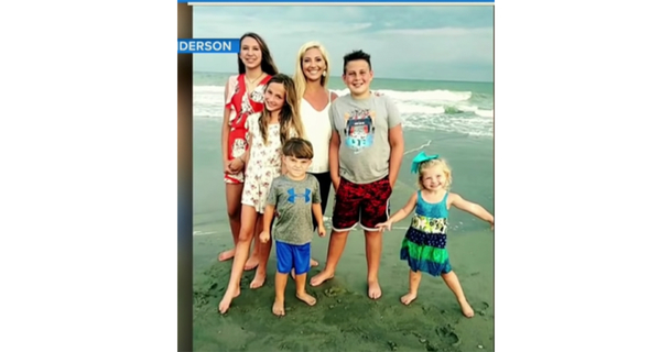 Single mother of 5 faces jail time after she left 4-year-old son with her 14-year-old daughter because she had to work - picture 3