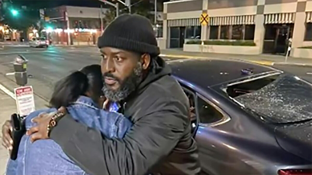 Single mother of two returns from peaceful protest to find that her car has been vandalized - picture 4