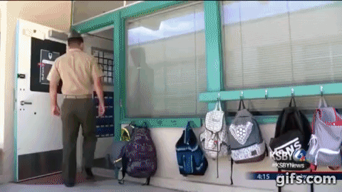 Sister Hasn't Seen Her Big Brother In 7 Months, When She Turns Around? This Is Touching - picture 4