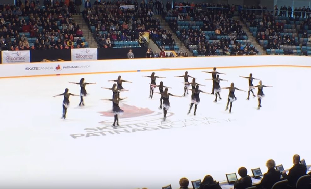 Skaters Take The Spotlight Moments After Stepping Onto Ice With Beautiful ‘Bohemian Rhapsody’ - picture 3