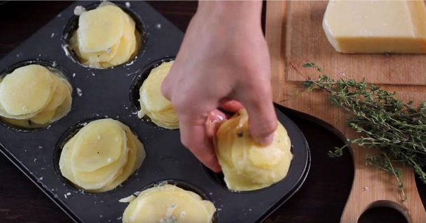 Slice Potatoes And Put Them In A Muffin Pan. They'll Come Out Of The Oven Family Favorite! - picture 2
