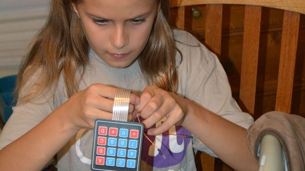 Smart 12-year-old girl wins $20,000 for genius invention that prevents hot car deaths - picture 3
