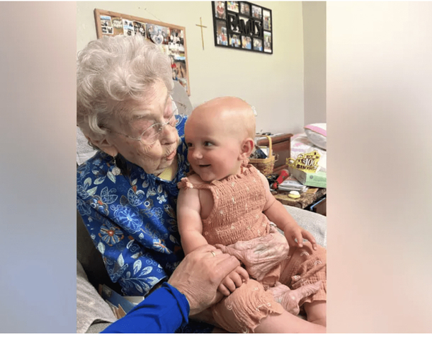 So Touching: Woman celebrates her 100th birthday on the 1st birthday of great-great-granddaughter - picture 3