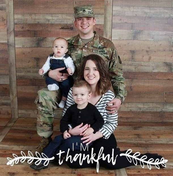 Soldier husband goes to hospital to surprise his wife visiting preemie twins in NICU - picture 2