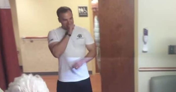Soldier Returns Home To See His Newly Born Daughter, Takes One Step And Tears Fall Heavily - picture 2
