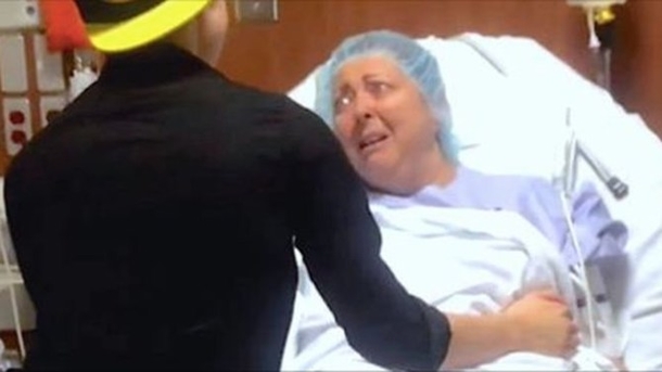 Son Waits Until Mom Is About To Go In For Surgery, Then Reveals His Big Secret (Video) - picture 2