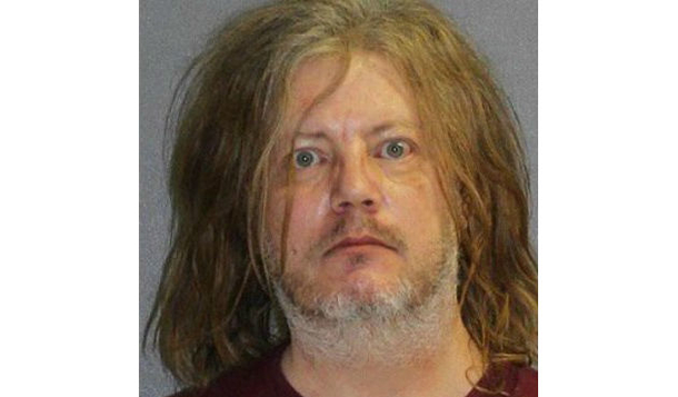 Son Watches Mom Dying For Entire Week, Then Reveals Why He Never Called 911 - picture 3