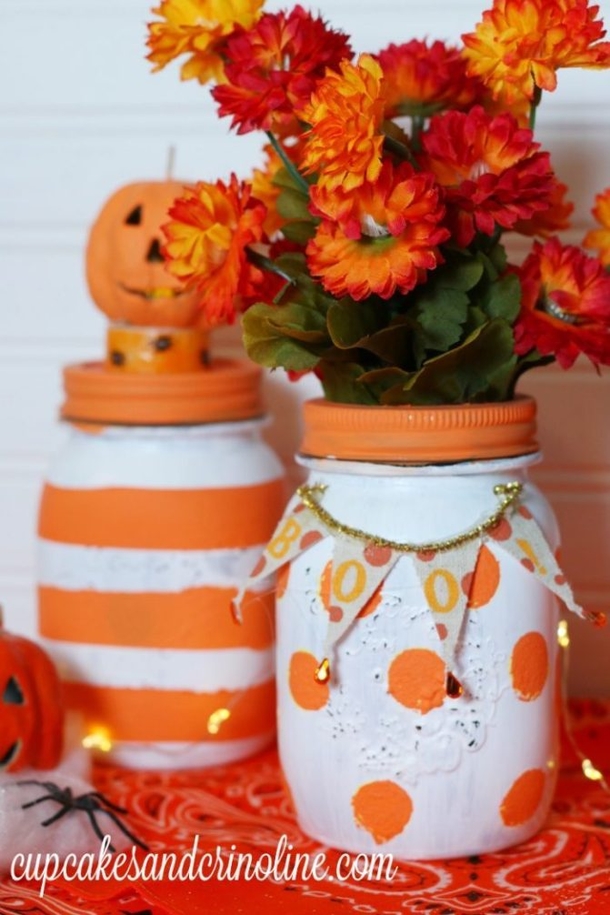Spooky DIY Halloween Mason Jar Crafts To Make This Year - picture 8