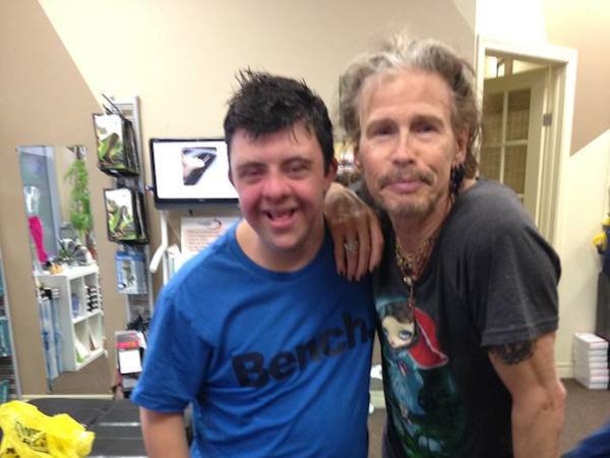 Steven Tyler Posts Heartbreaking News Just Days After A Show - picture 2