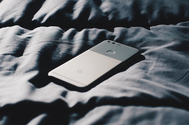 Stop Using Your Smartphone At Night! Here's 3 Huge Reasons Why! - picture 3