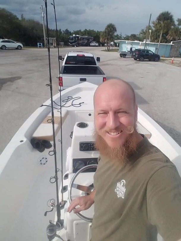 Strangers Heroically Save Woman From Submerged Vehicle Following Seizure - picture 2