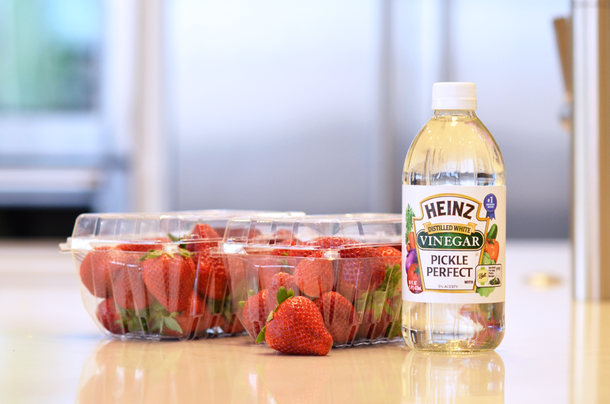 Strawberries spoil quickly. Expert farmer shares brilliant tips to keep your strawberries fresh - picture 3