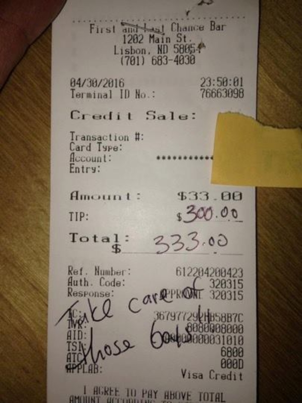 Struggling grandma raising triplets by herself comes across a note and $300 on the table - picture 4