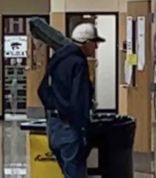 Students gives over $170,000 to 80-year-old who had to ‘unretire’ to make ends meet - picture 2
