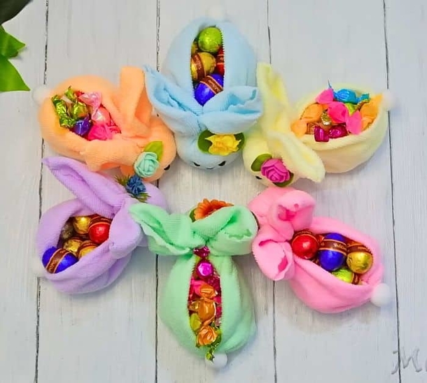 Super Cute 15-Minute Towel Easter Bunny You Have To Craft - picture 3