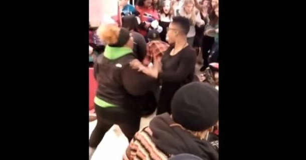 Take A Look At What These Black Friday Shoppers Started Brawling Over - picture 2
