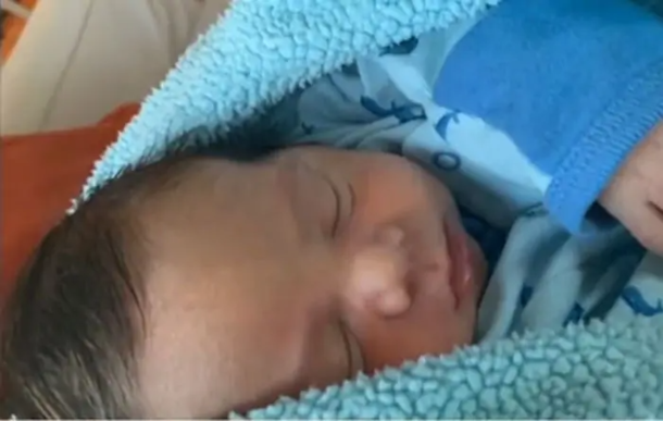 Teacher watches over student’s baby brother as family recovers from coronavirus - picture 4
