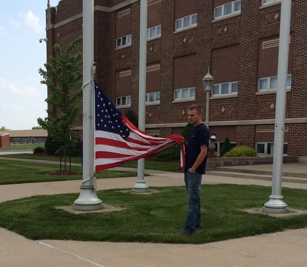 Teen Calls With Problem, Family Shocked By How He’s Found At School [Photo] - picture 2