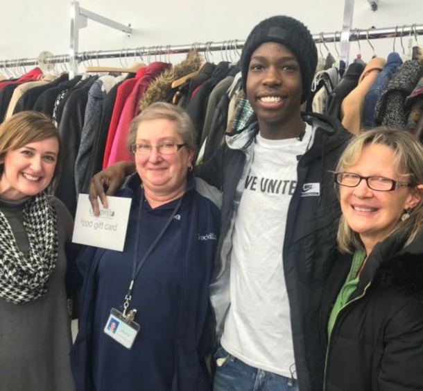 Teen Goes In Store And Grabs Six Coats. Cashier Asks Him 1 Question And His Response Has Gone Viral - picture 6