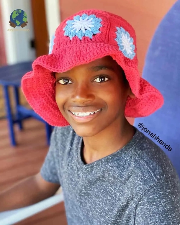 Teen prodigy shares stunning crochet creations and uses skills to raise money for others - picture 9