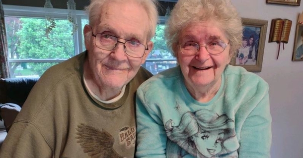 Teen raises over $180k for 81-year-old Walmart worker so she can pay off her mortgage and finally retire - picture 2