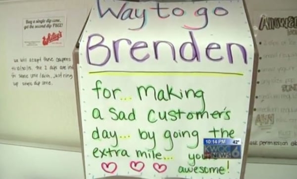 Teen Waits On Sobbing Woman - Then A Week Later She Returns And Demands To Speak To His Boss - picture 4