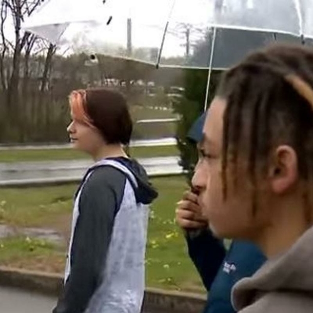 Teens notice strange animal running towards highway at night – realize it’s toddler - picture 2