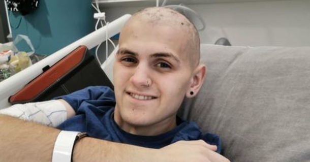 Terminal 19-year-old donates his life savings before death to help 6-year-old beat cancer - picture 2