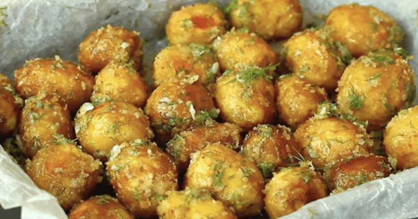 The Easiest Way to Make Crispy Garlic Butter Potatoes - picture 2