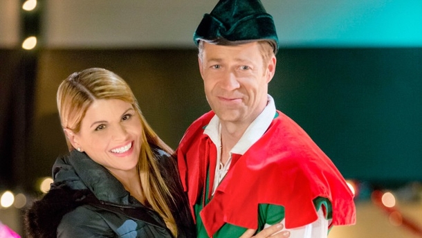 The Hallmark Christmas Movie Schedule Is Here - picture 5