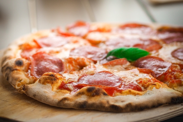 The most effective way to reheat pizza is in a skillet according to this Brooklyn pizzeria - picture 2