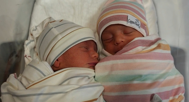 The Most Special Anniversary Gift: 2 Years After She Beat Breast Cancer, Mom Welcomes Twins - picture 5