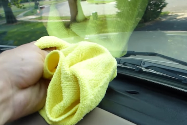 The Secret Method To Cleaning Inside Of Windshield So There Are No Streaks - picture 2