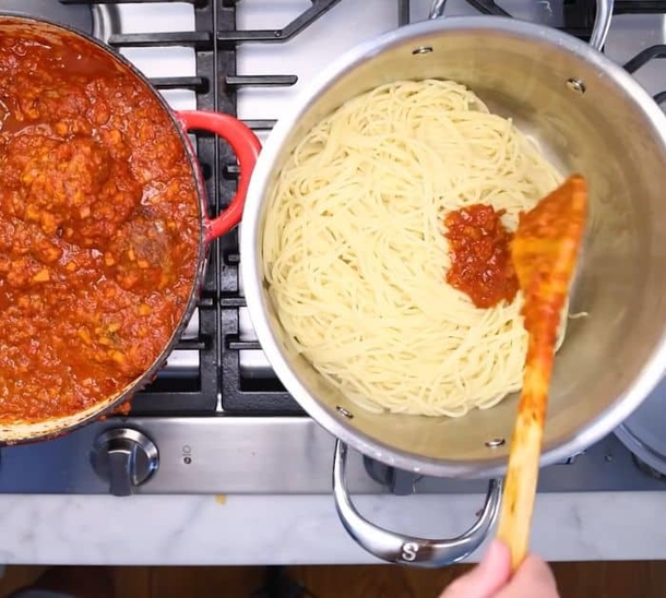 The Ultimate Guide: When and How Much to Salt Your Pasta Water - picture 3