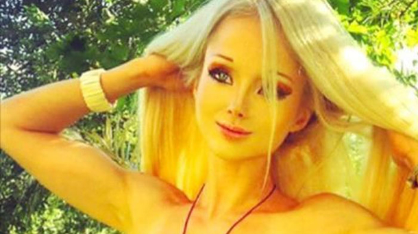 The ‘Human Barbie’ Took Off All Her Makeup And You'll Be Astounded By What She Looks Like Now - picture 2