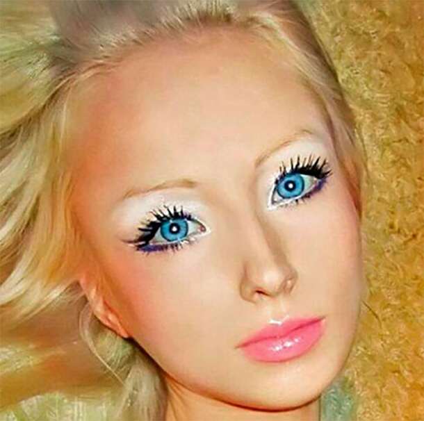 The ‘Human Barbie’ Took Off All Her Makeup And You'll Be Astounded By What She Looks Like Now - picture 3