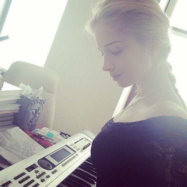 The ‘Human Barbie’ Took Off All Her Makeup And You'll Be Astounded By What She Looks Like Now - picture 9