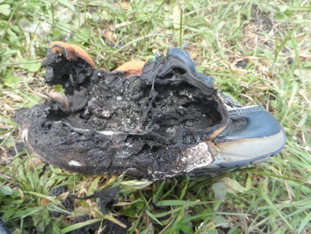 Their Car Started To Fill With Smoke. When They Looked At Their Son's Shoes, They Were in SHOCK! - picture 3
