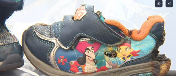 Their Car Started To Fill With Smoke. When They Looked At Their Son's Shoes, They Were in SHOCK! - picture 4