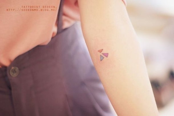 These 30 Tiny Tattoos Prove Bigger Is Not Always Better - picture 19