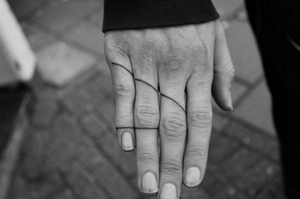 These 30 Tiny Tattoos Prove Bigger Is Not Always Better - picture 2