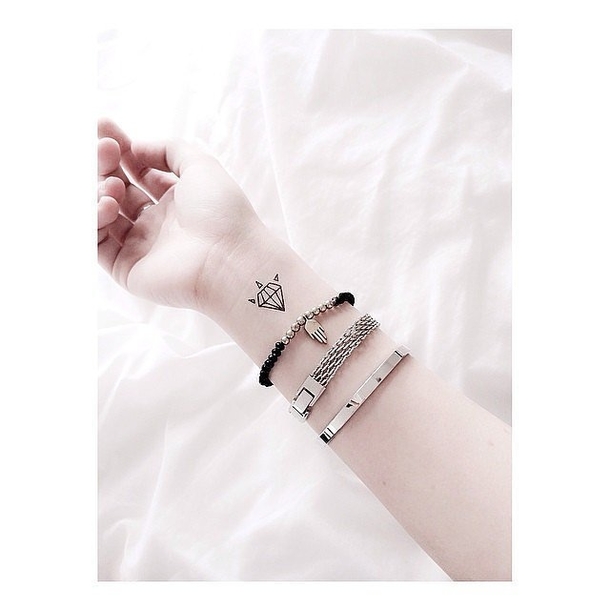 These 30 Tiny Tattoos Prove Bigger Is Not Always Better - picture 23